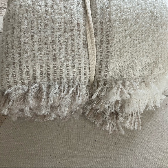 The Citizenry Handcrafted Peruvian Textile - Picture 9 of 9